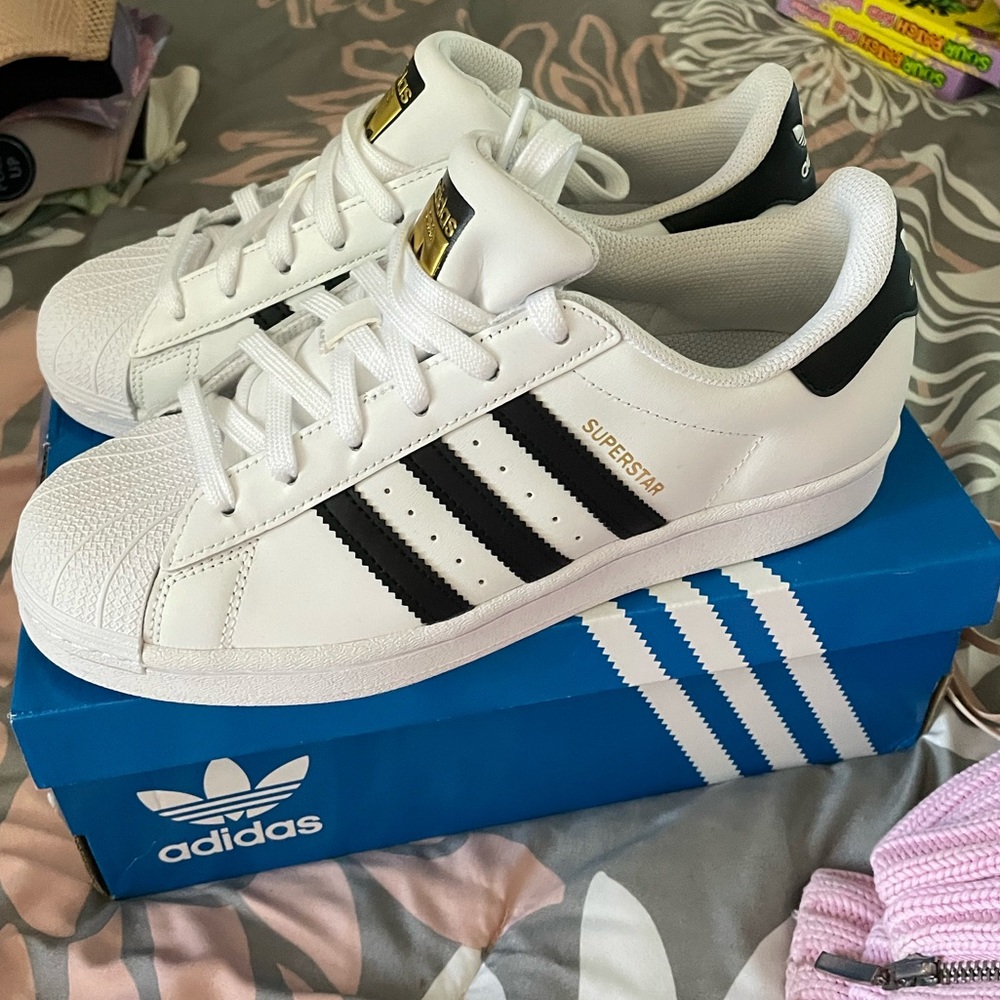 Superstar adidas women shoes size 6 (8)